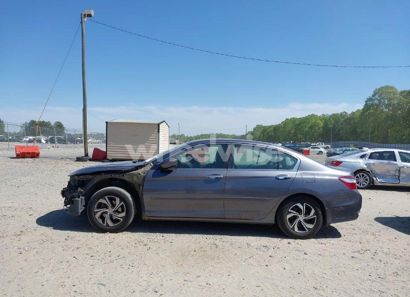 Photo 15 of 2017 Honda Accord LX (VIN 1HGCR2F30HA149127)