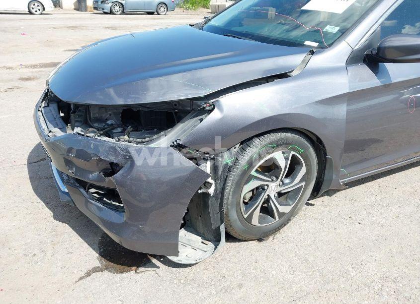 Photo 6 of 2017 Honda Accord LX (VIN 1HGCR2F30HA152383)