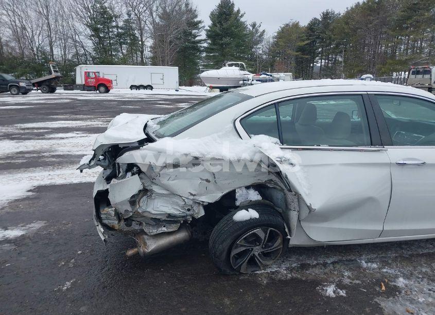 Photo 6 of 2017 Honda Accord LX (VIN 1HGCR2F30HA169166)
