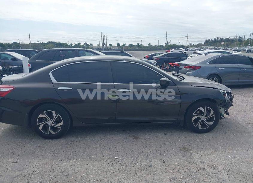 Photo 14 of 2017 Honda Accord LX (VIN 1HGCR2F30HA193080)