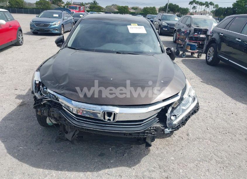 Photo 6 of 2017 Honda Accord LX (VIN 1HGCR2F30HA193080)