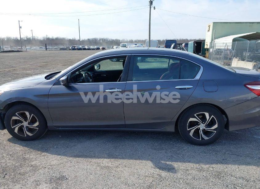 Photo 13 of 2017 Honda Accord LX (VIN 1HGCR2F30HA195167)