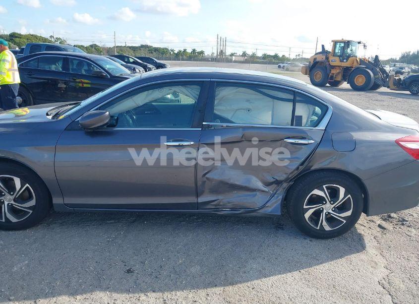 Photo 6 of 2017 Honda Accord LX (VIN 1HGCR2F30HA208211)