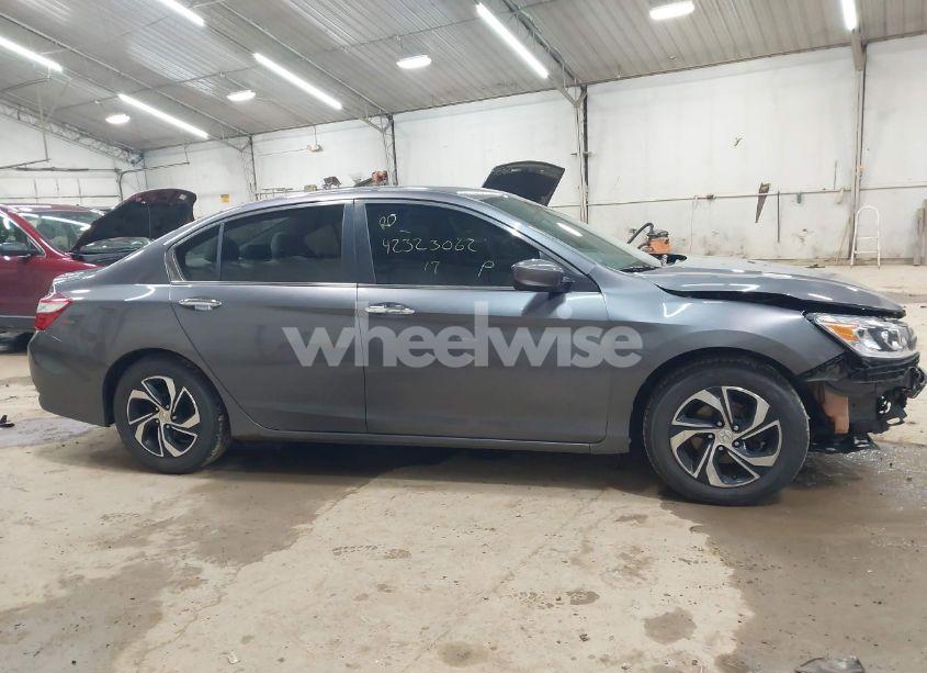 Photo 13 of 2017 Honda Accord LX (VIN 1HGCR2F30HA246165)