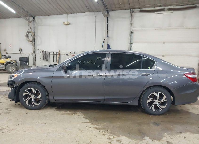Photo 14 of 2017 Honda Accord LX (VIN 1HGCR2F30HA246165)