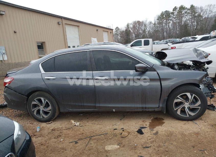 Photo 13 of 2017 Honda Accord LX (VIN 1HGCR2F30HA253200)