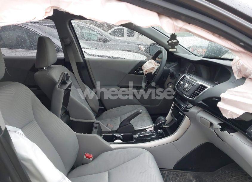 Photo 5 of 2017 Honda Accord LX (VIN 1HGCR2F30HA253200)