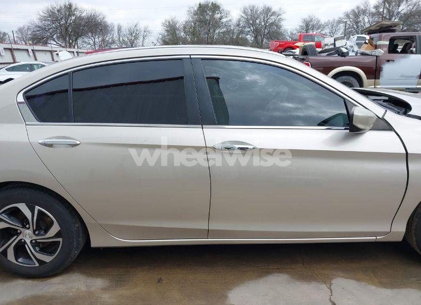 Photo 14 of 2017 Honda Accord LX (VIN 1HGCR2F30HA306932)