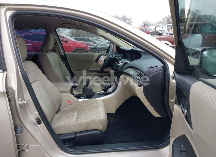 Photo 5 of 2017 Honda Accord LX (VIN 1HGCR2F30HA306932)