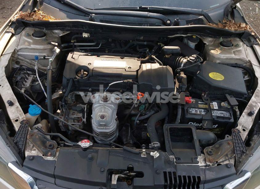 Photo 10 of 2013 Honda Accord LX (VIN 1HGCR2F31DA195737)