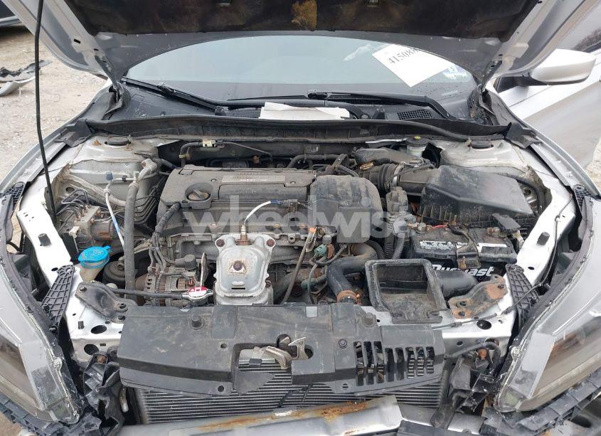 Photo 10 of 2013 Honda Accord LX (VIN 1HGCR2F31DA206137)