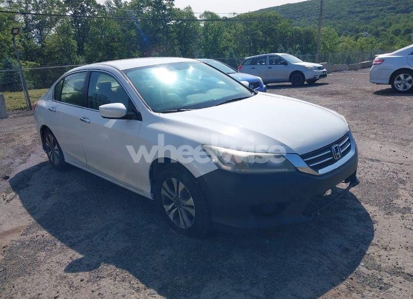 2014 Honda Accord LX (VIN 1HGCR2F31EA052112) main photo