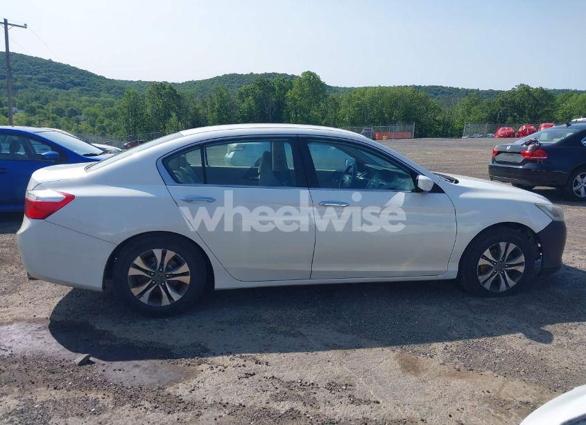 Photo 13 of 2014 Honda Accord LX (VIN 1HGCR2F31EA052112)