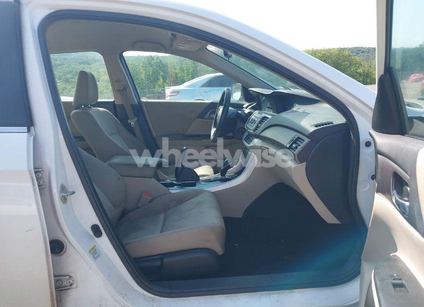 Photo 5 of 2014 Honda Accord LX (VIN 1HGCR2F31EA052112)