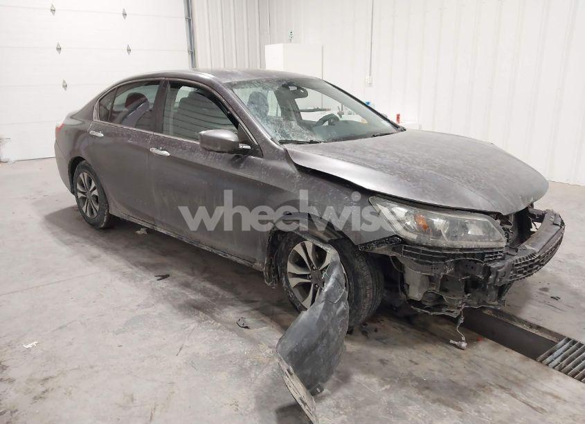 2015 Honda Accord LX (VIN 1HGCR2F31FA011285) main photo