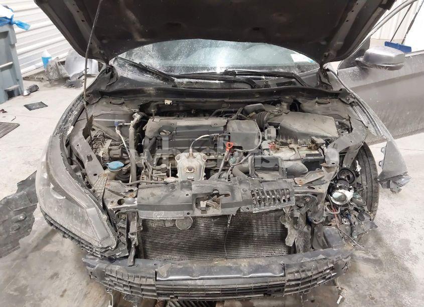 Photo 10 of 2015 Honda Accord LX (VIN 1HGCR2F31FA011285)