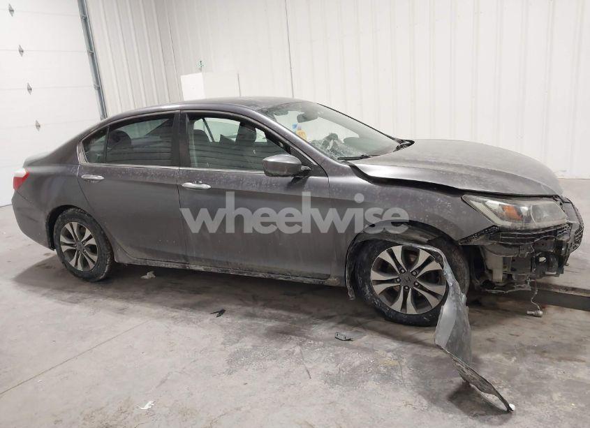 Photo 13 of 2015 Honda Accord LX (VIN 1HGCR2F31FA011285)