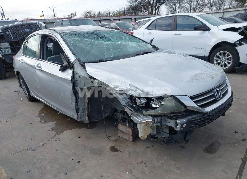 2015 Honda Accord LX (VIN 1HGCR2F31FA022433) main photo