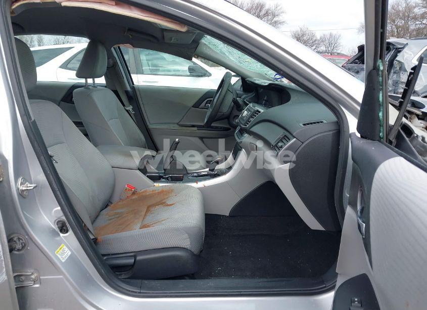 Photo 5 of 2015 Honda Accord LX (VIN 1HGCR2F31FA022433)