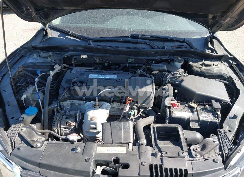 Photo 10 of 2015 Honda Accord LX (VIN 1HGCR2F31FA159971)