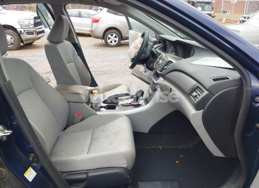 Photo 5 of 2015 Honda Accord LX (VIN 1HGCR2F31FA162028)