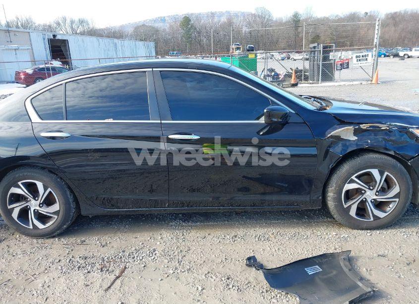 Photo 13 of 2016 Honda Accord LX (VIN 1HGCR2F31GA133677)