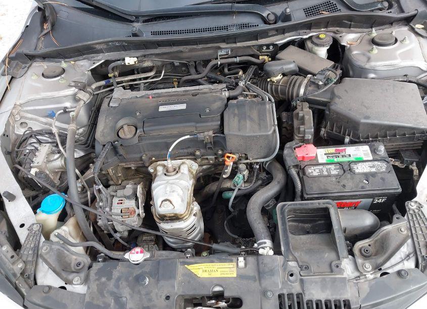 Photo 10 of 2016 Honda Accord LX (VIN 1HGCR2F31GA143819)