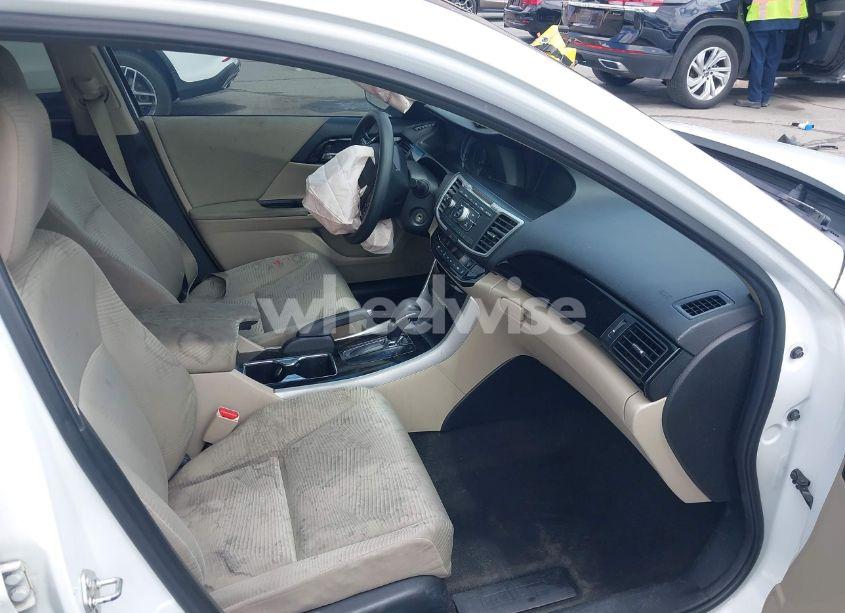 Photo 5 of 2016 Honda Accord LX (VIN 1HGCR2F31GA160622)