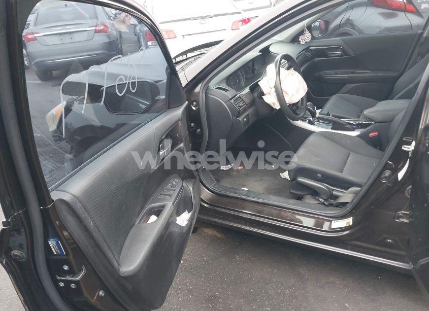 Photo 5 of 2016 Honda Accord LX (VIN 1HGCR2F31GA192731)