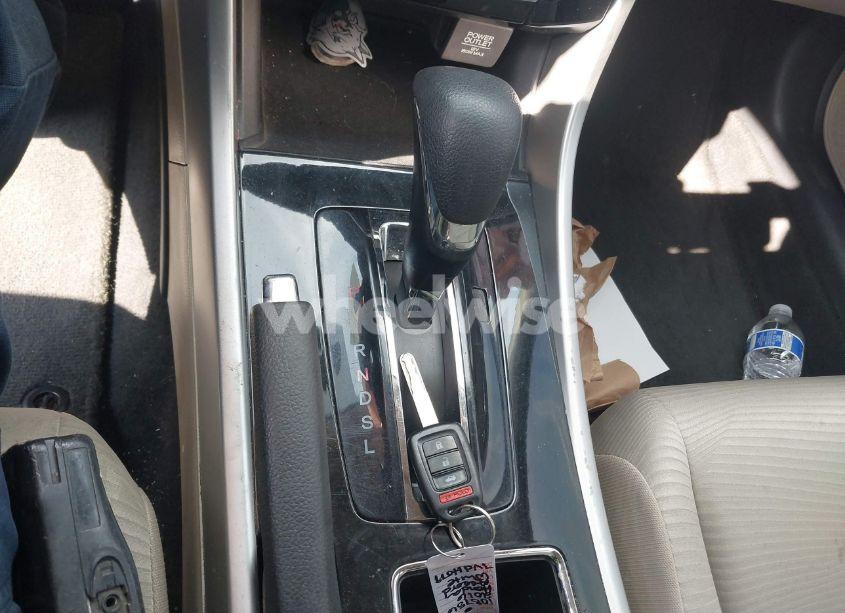 Photo 11 of 2016 Honda Accord LX (VIN 1HGCR2F31GA224125)