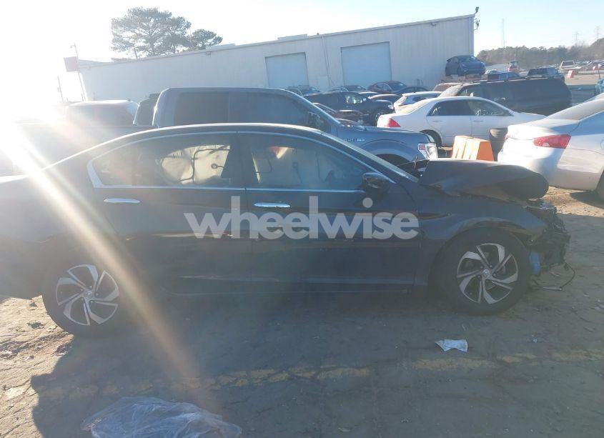 Photo 13 of 2016 Honda Accord LX (VIN 1HGCR2F31GA226084)