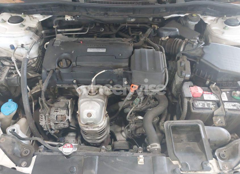 Photo 10 of 2017 Honda Accord LX (VIN 1HGCR2F31HA058853)