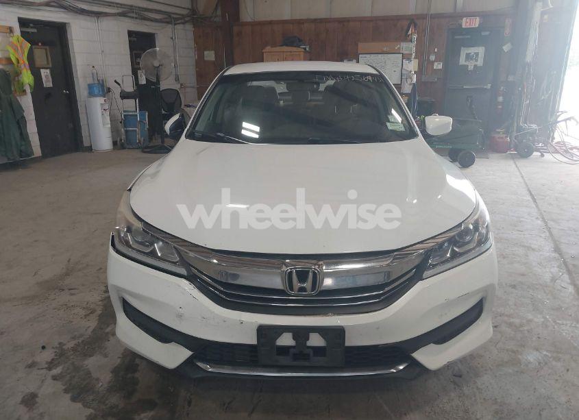 Photo 12 of 2017 Honda Accord LX (VIN 1HGCR2F31HA058853)