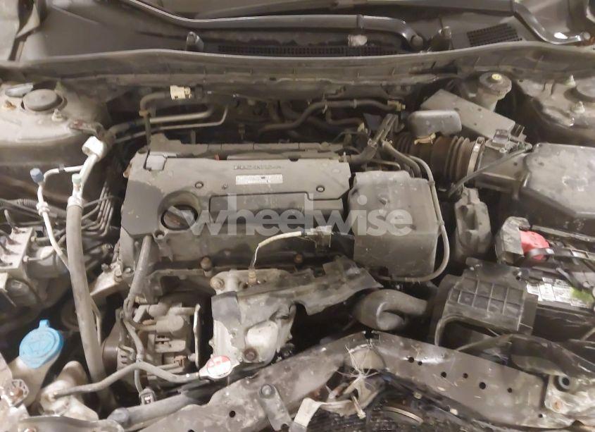 Photo 10 of 2017 Honda Accord LX (VIN 1HGCR2F31HA196604)