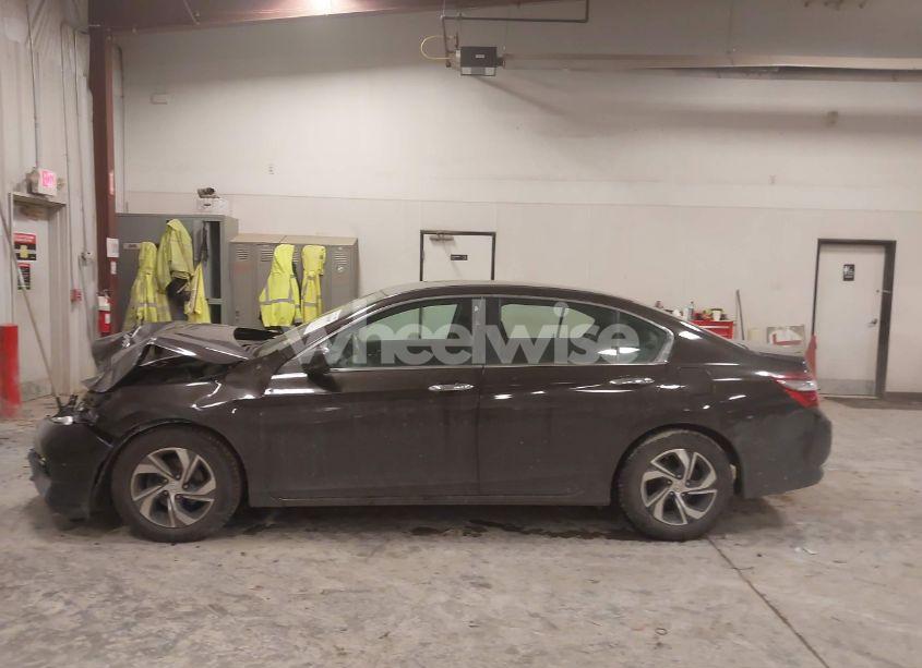 Photo 14 of 2017 Honda Accord LX (VIN 1HGCR2F31HA196604)