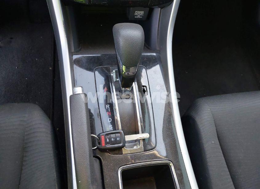 Photo 11 of 2017 Honda Accord LX (VIN 1HGCR2F31HA201865)