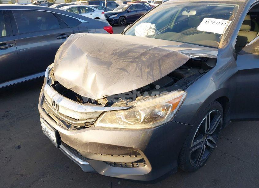 Photo 12 of 2017 Honda Accord LX (VIN 1HGCR2F31HA201865)