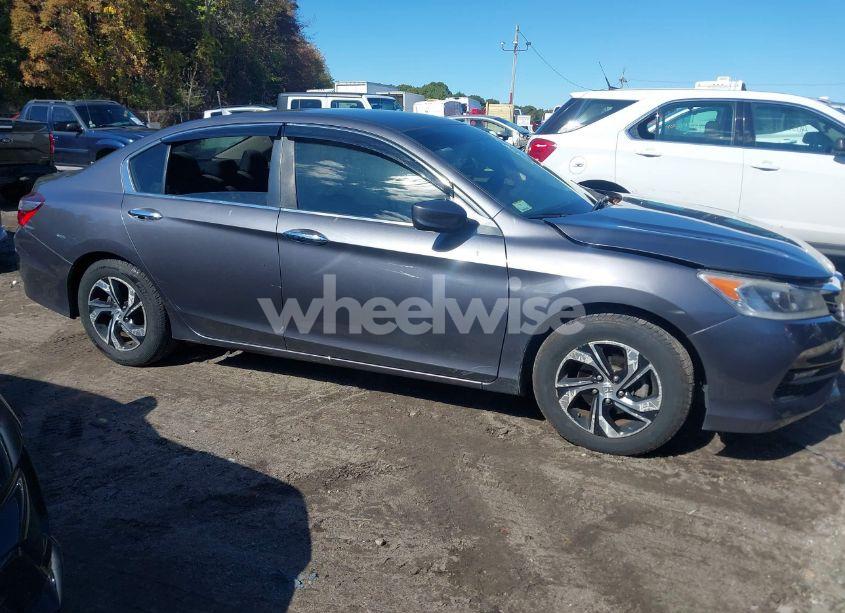 Photo 13 of 2017 Honda Accord LX (VIN 1HGCR2F31HA227141)