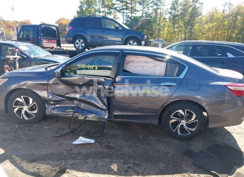 Photo 14 of 2017 Honda Accord LX (VIN 1HGCR2F31HA227141)