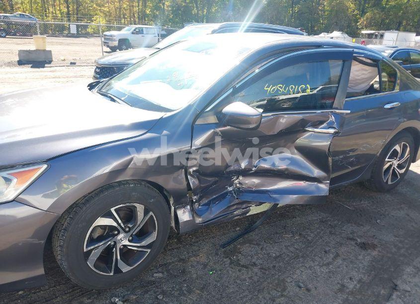 Photo 6 of 2017 Honda Accord LX (VIN 1HGCR2F31HA227141)