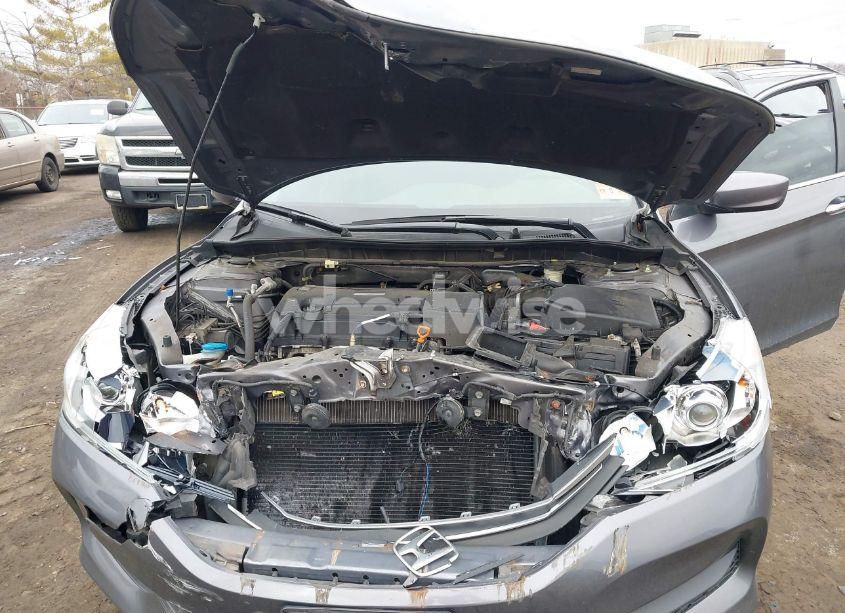 Photo 10 of 2017 Honda Accord LX (VIN 1HGCR2F31HA268885)