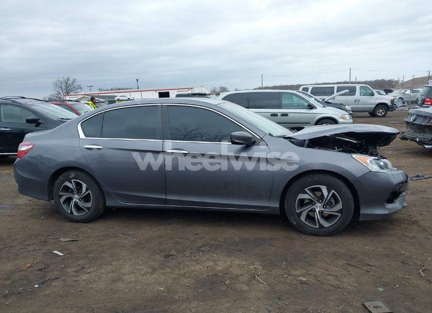 Photo 13 of 2017 Honda Accord LX (VIN 1HGCR2F31HA268885)