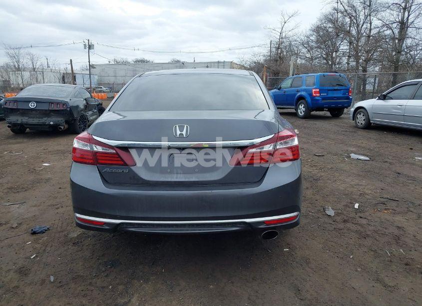 Photo 16 of 2017 Honda Accord LX (VIN 1HGCR2F31HA268885)