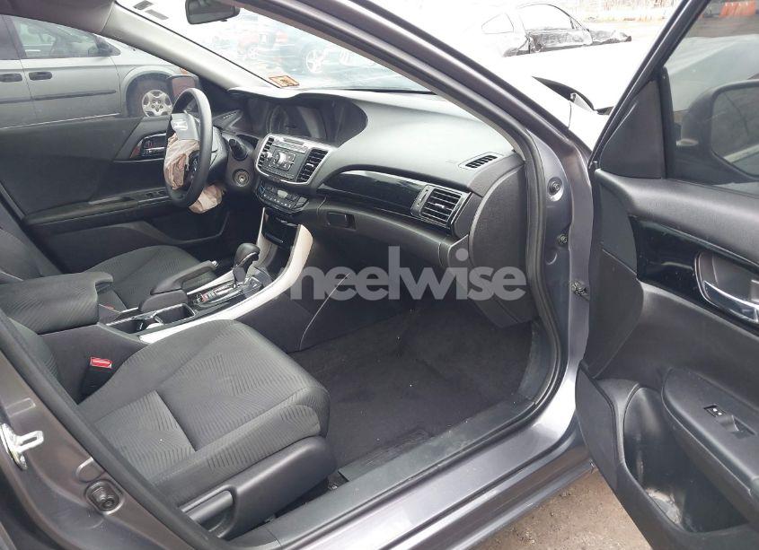 Photo 5 of 2017 Honda Accord LX (VIN 1HGCR2F31HA268885)