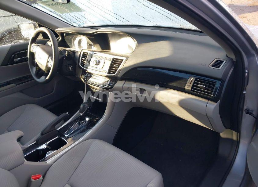 Photo 5 of 2017 Honda Accord LX (VIN 1HGCR2F31HA278140)