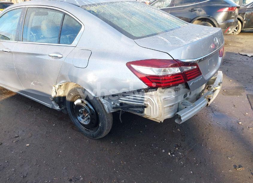 Photo 6 of 2017 Honda Accord LX (VIN 1HGCR2F31HA278140)