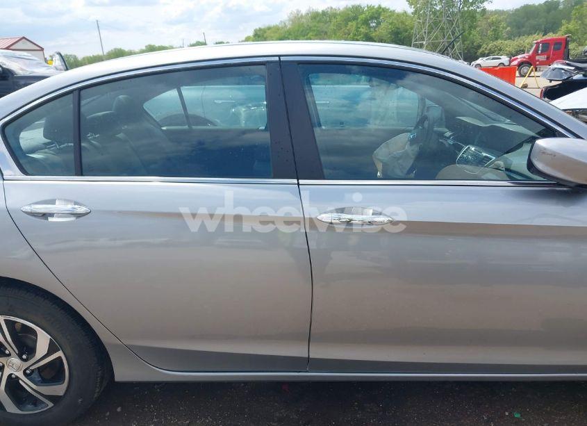 Photo 14 of 2017 Honda Accord LX (VIN 1HGCR2F31HA280289)