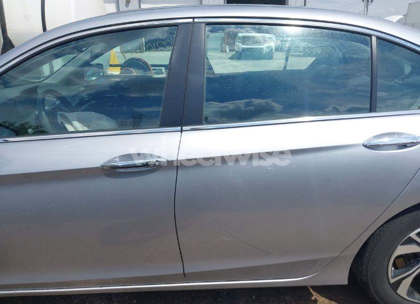 Photo 15 of 2017 Honda Accord LX (VIN 1HGCR2F31HA280289)