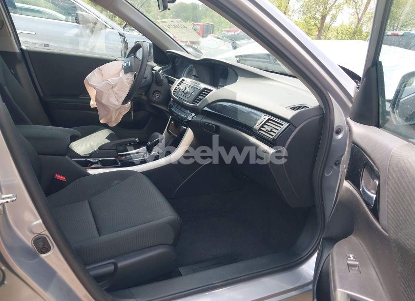 Photo 5 of 2017 Honda Accord LX (VIN 1HGCR2F31HA280289)