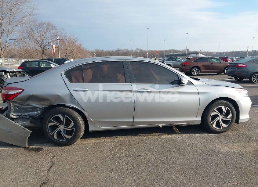 Photo 13 of 2017 Honda Accord LX (VIN 1HGCR2F31HA285783)